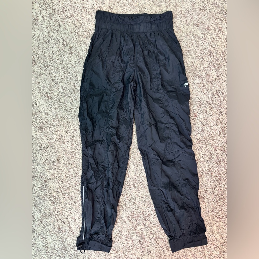 Fabletics Black Women's Lightweight Athletic Track Parachute Pant Joggers